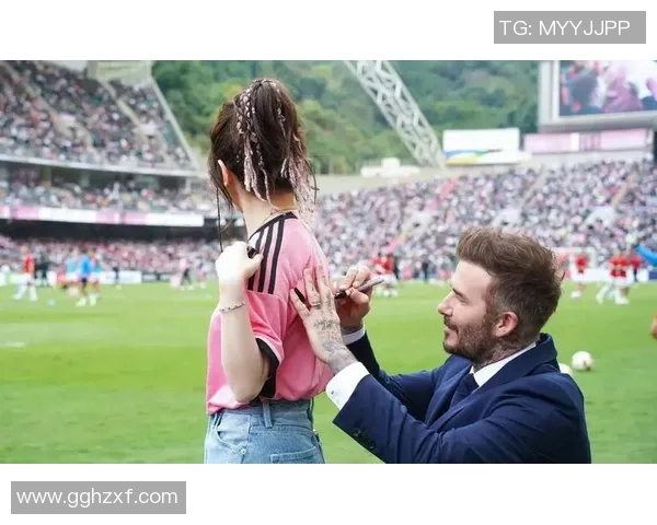 足球明星与足球迷妹的浪漫故事揭示了运动与爱情的完美结合